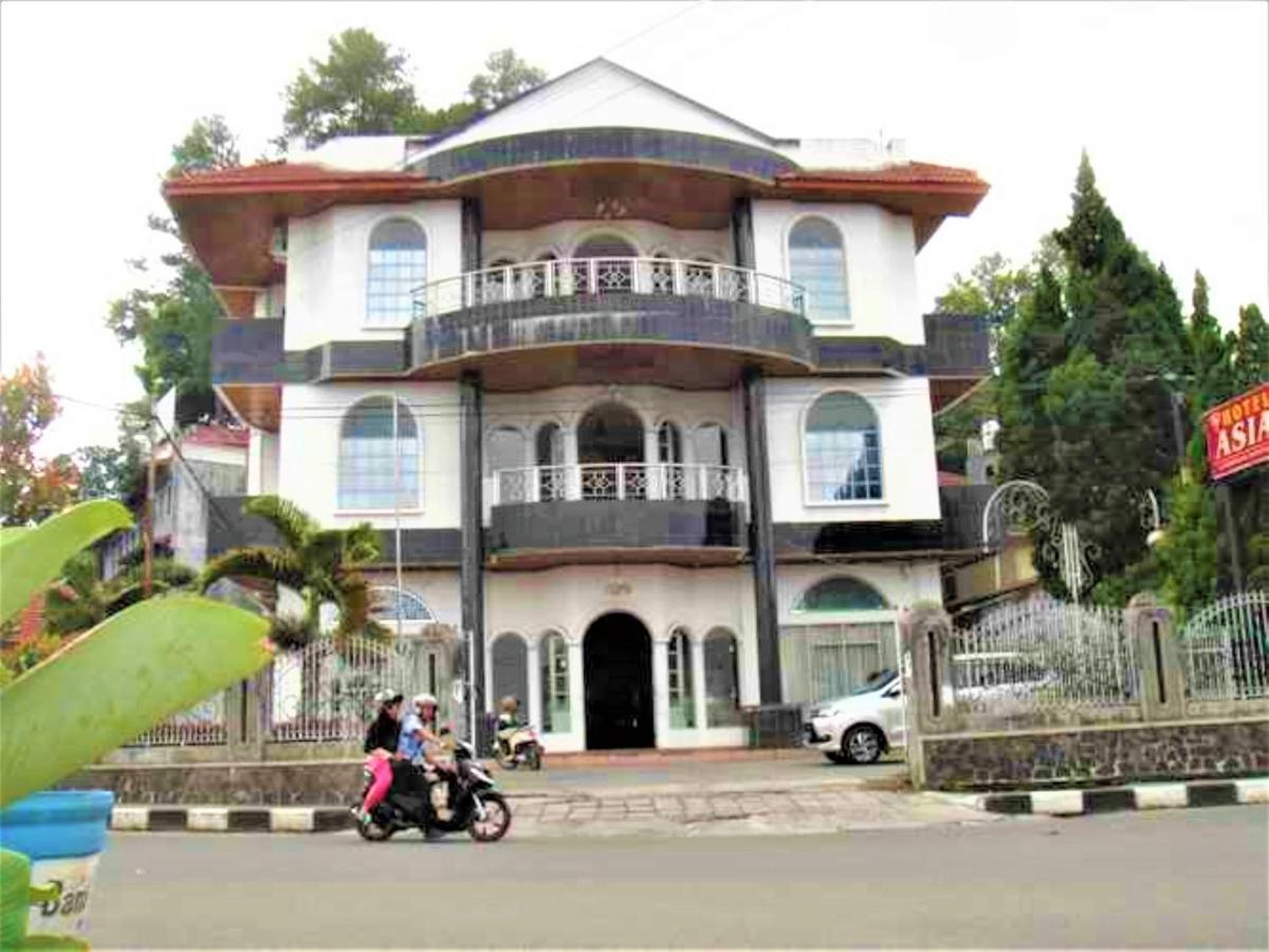Hotel Asia Bukittinggi Extérieur photo